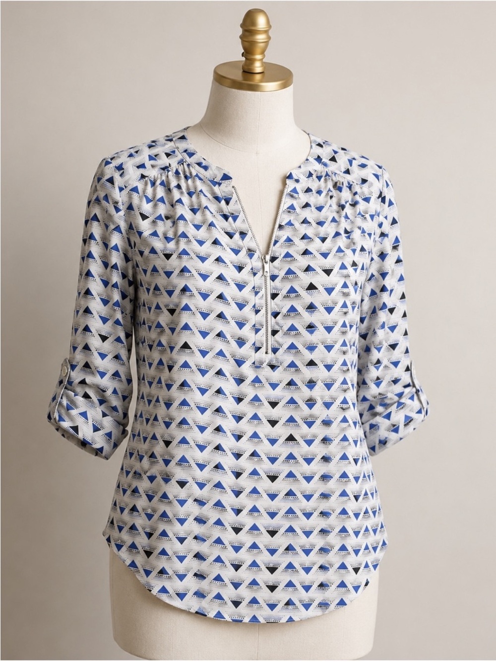 Maurices XL Geometric Zip Neck Roll Tab 3/4 Sleeve Blouse Blue Black Cutouts